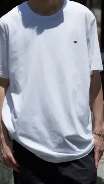 Tommy Hilfiger 화이트 티셔츠 M