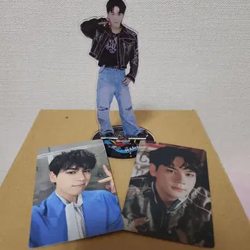 마메하라 잇세이 아크릴 스탠드와 포토 카드 세트