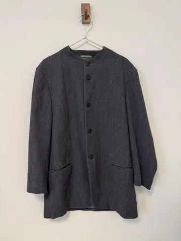 ISSEY MIYAKE MEN 노카라 자켓 그레이