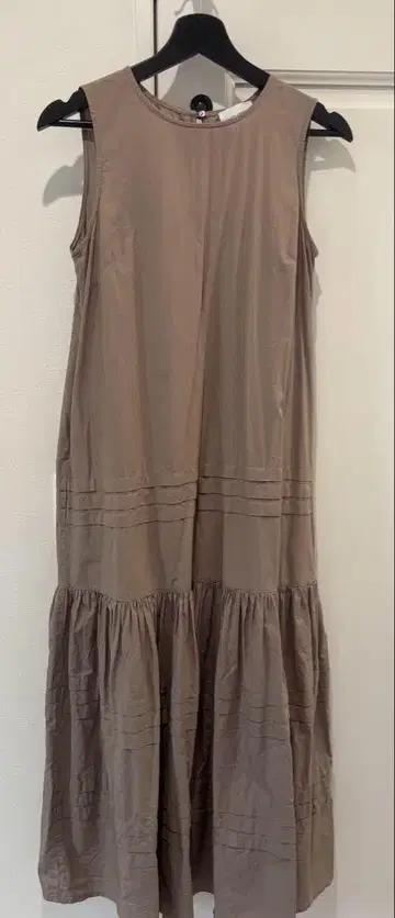 UNITED ARROWS 슬리브리스 롱 원피스