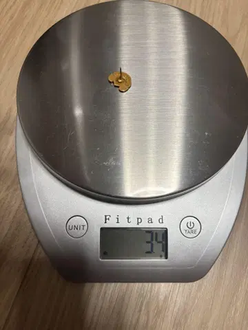 20 금 핀 배지