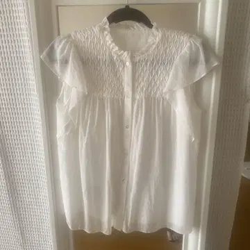 Ballsey 투모로우랜드 화이트 프릴 반팔 셔츠