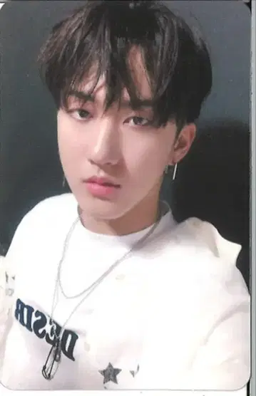 StrayKids Changbin YELLOW WOOD 셀카
