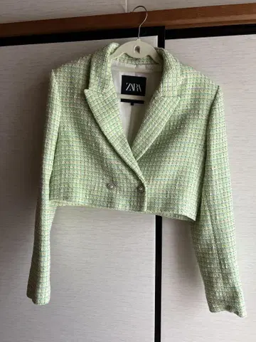 ZARA 라이트 그린 크롭 자켓