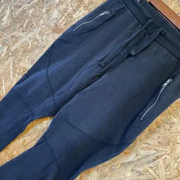 AE8431 Bershaka 스웨트 팬츠 블랙 남성용 L 네이비