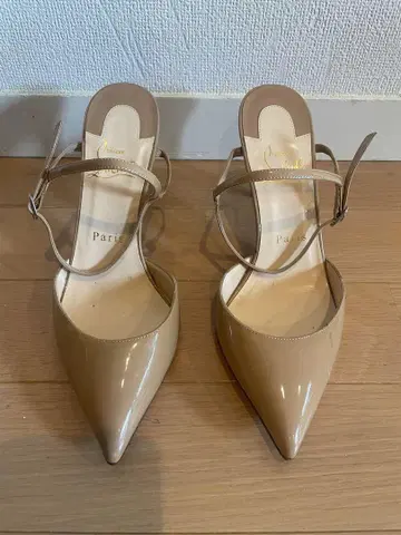 크리스천 르브르탄 베이 스틸레토 하이힐