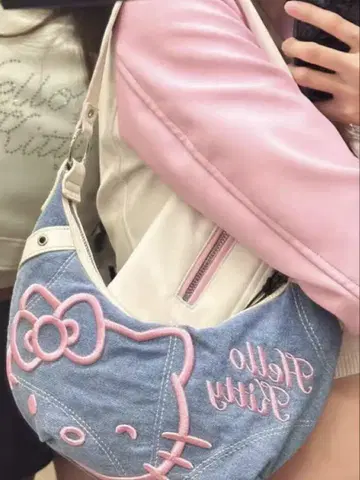 Bershka Hello Kitty 숄더백