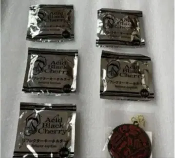 Acid Black Cherry 키링
