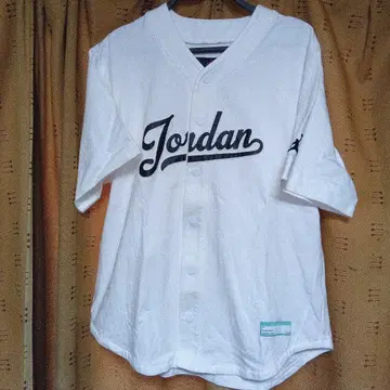 새상품급 조던 베이스볼 셔츠 화이트 US L 사이즈