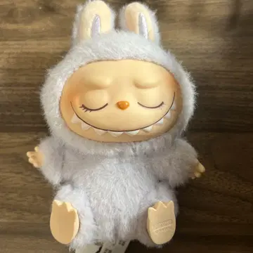 몬스터들, 앉아라! 라부부 ZIZI