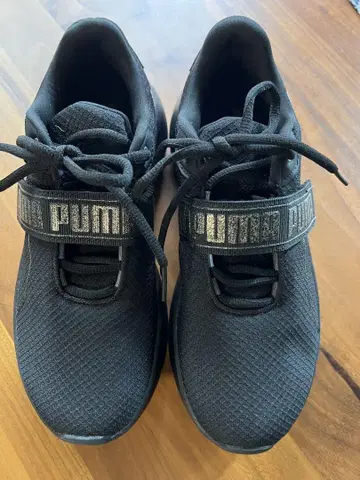 시착만 한 상품 푸마 플라울 680 샤이니 23.5 스니커즈 PUMA