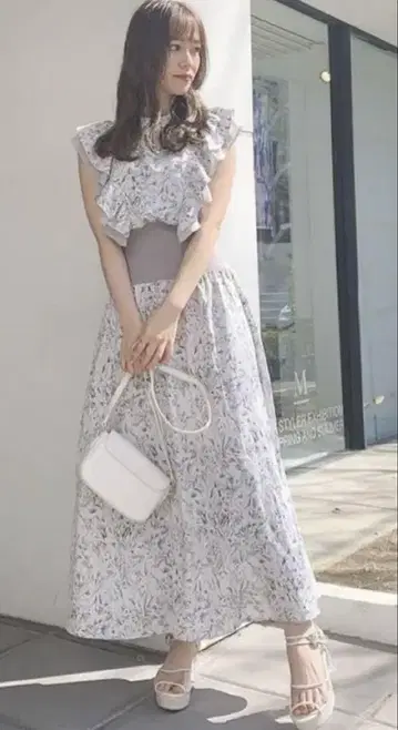 다즐린 라인 아트 리브 슬리브리스 원피스 복대 원피스
