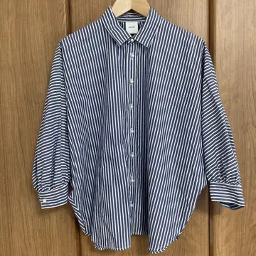 Spick & Span 펄 버튼 개더 슬리브 스트라이프 셔츠