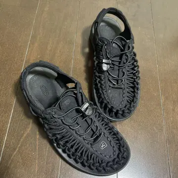 KEEN UNEEK 킨 유니크 샌들 23.5