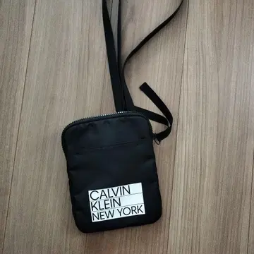 CALVIN KLEIN 블랙 사코슈