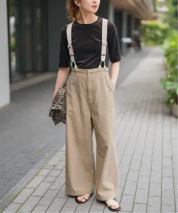 25ss Spick and Span 서스펜더가 달린 워커 팬츠