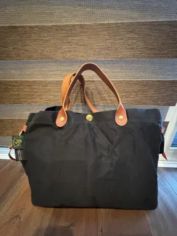 IL BISONTE 일비종떼 사이드 리본 핸드 백 블랙