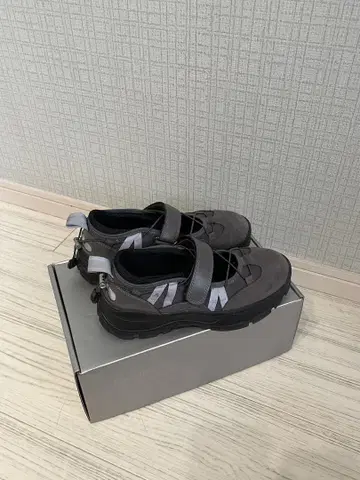 브린 벨크로 스니커즈
