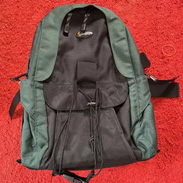 lowpro 냅색 그린과 블랙