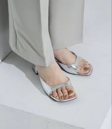 bohmal 스퀘어토 스트랩 샌들 샌들 실버