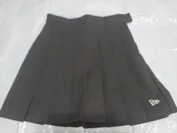New Era 블랙 플리츠 스커트 S