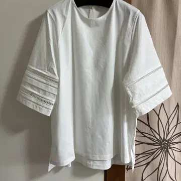로트레아몽 사다리 소매 블라우스