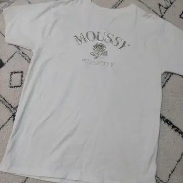 MOUSSY 자수 화이트 티셔츠 F 사이즈