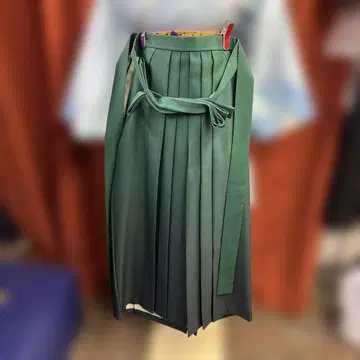 그라데이션이 깔끔한 그린 하카마 M 사이즈 98cm