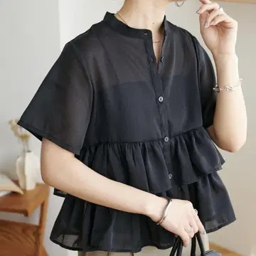 디스코트 [WEB 한정판] 라메 시아 티어드 반팔 블라우스 블랙