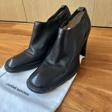 COSTUME NATIONAL 블랙 사이드 고어 부츠 38