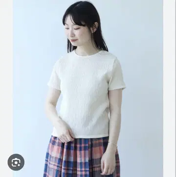 뷔르데사봉 셔링 반팔 티셔츠