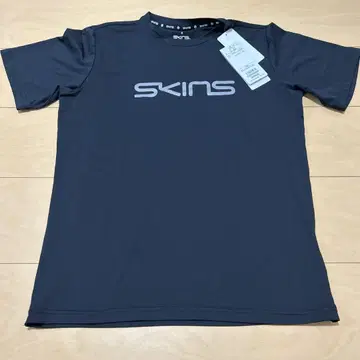 SKINS 블랙 티셔츠 S 사이즈