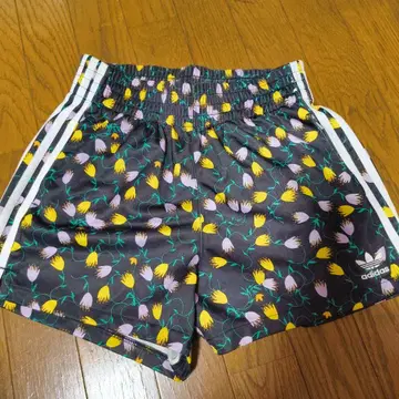 아디다스 꽃무늬 숏 팬츠
