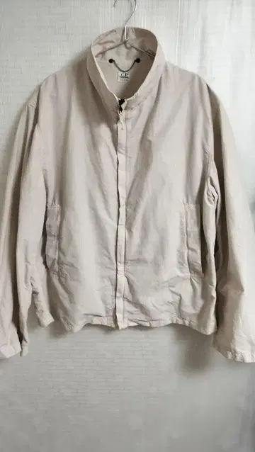CP COMPANY 베이지 자켓
