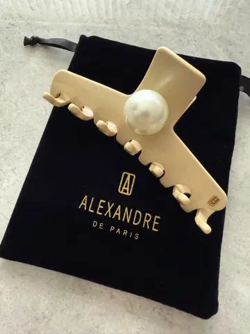미사용 새상품 ALEXANDRE DE PARIS 펄 장식 헤어 클립