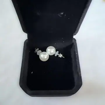 화이트 펄 스터드 귀걸이