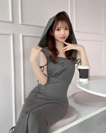 미셸 마카롱 후드 부착 오프숄더 메이드 원피스
