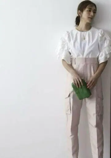 카듀네 꽃잎 블라우스 프릴 소매 화이트 셔츠 38