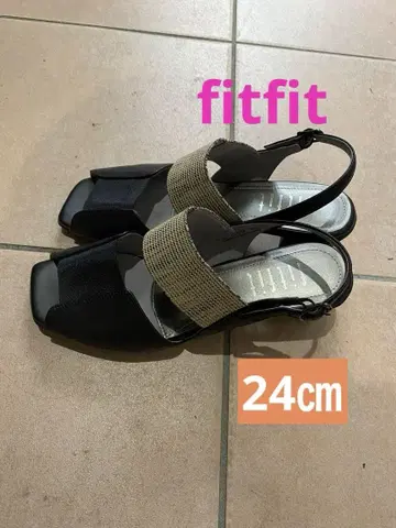 fitfit 와이드 벨트 스퀘어 토 샌들 블랙 24cm