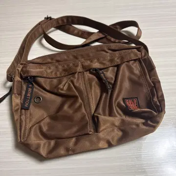 875 베네통 브라운 숄더백