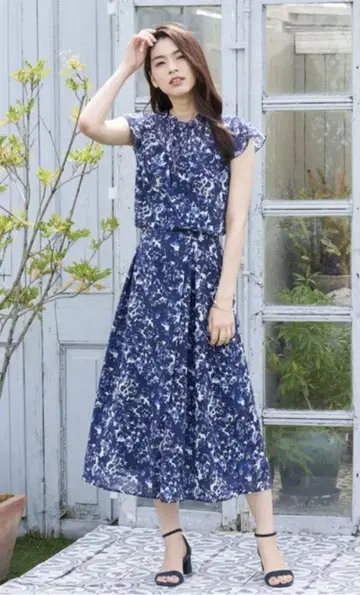 아나이 블라우스 & 스커트 셋업
