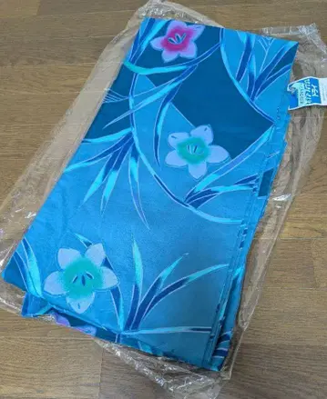여성용 유카타 블루 계열 꽃