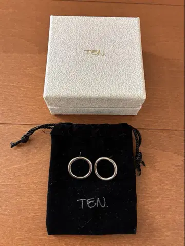 TEN. 서클 귀걸이 텐
