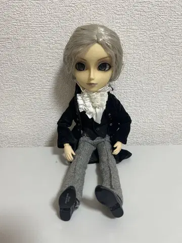 Pullip 풀립 TAEYANG 테양 Butler 버틀러