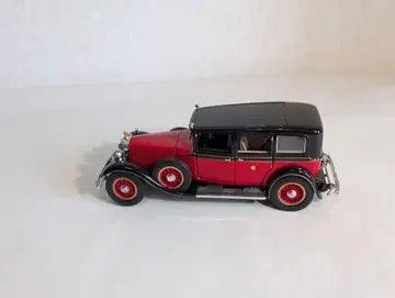 1935 MERCEDES-BENZ 770K 1/24 스케일 레드와 블랙