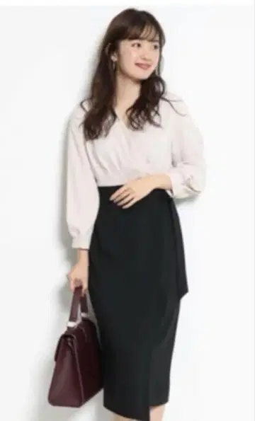 배색 카슈쿨 타이트 원피스 베이지 택 포함 새상품