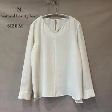 N. 내추럴 뷰티 베이직 가슴 참 장식 하트 넥 블라우스 M