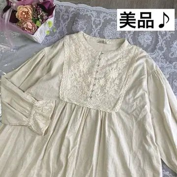 SamansaMos2 새상품급 하자품 가슴 부분 메쉬 레이스 자수 원피스