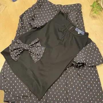M'S GRACY 블랙 탑과 도트 무늬 스커트 세트 38