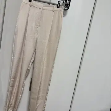 베이지 새틴풍 팬츠 바지